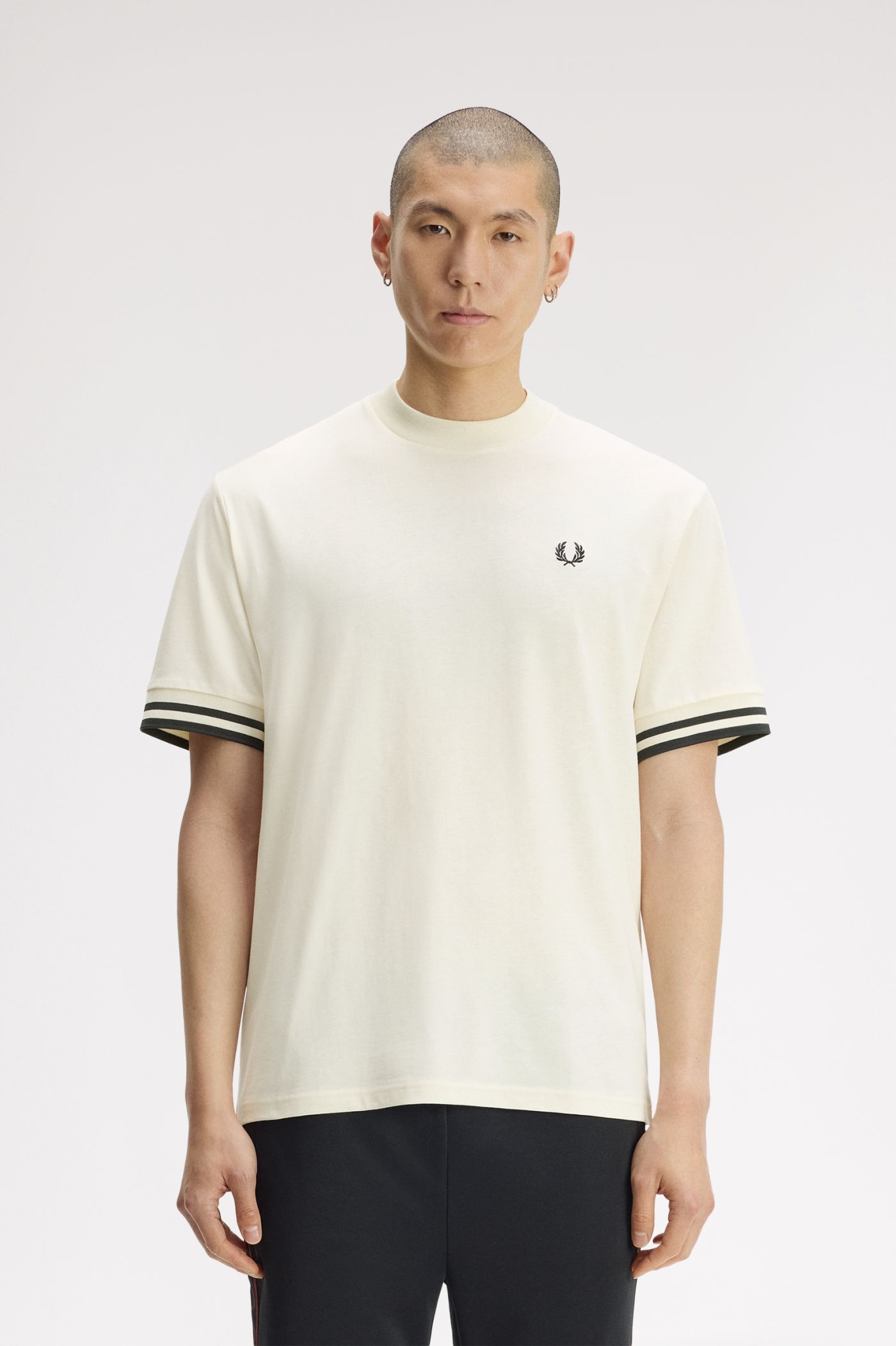 値下げ！FRED PERRY Tipped Tape Pique Shirt M3484_560_V2_Q326_MOD1_FRONT.JPG