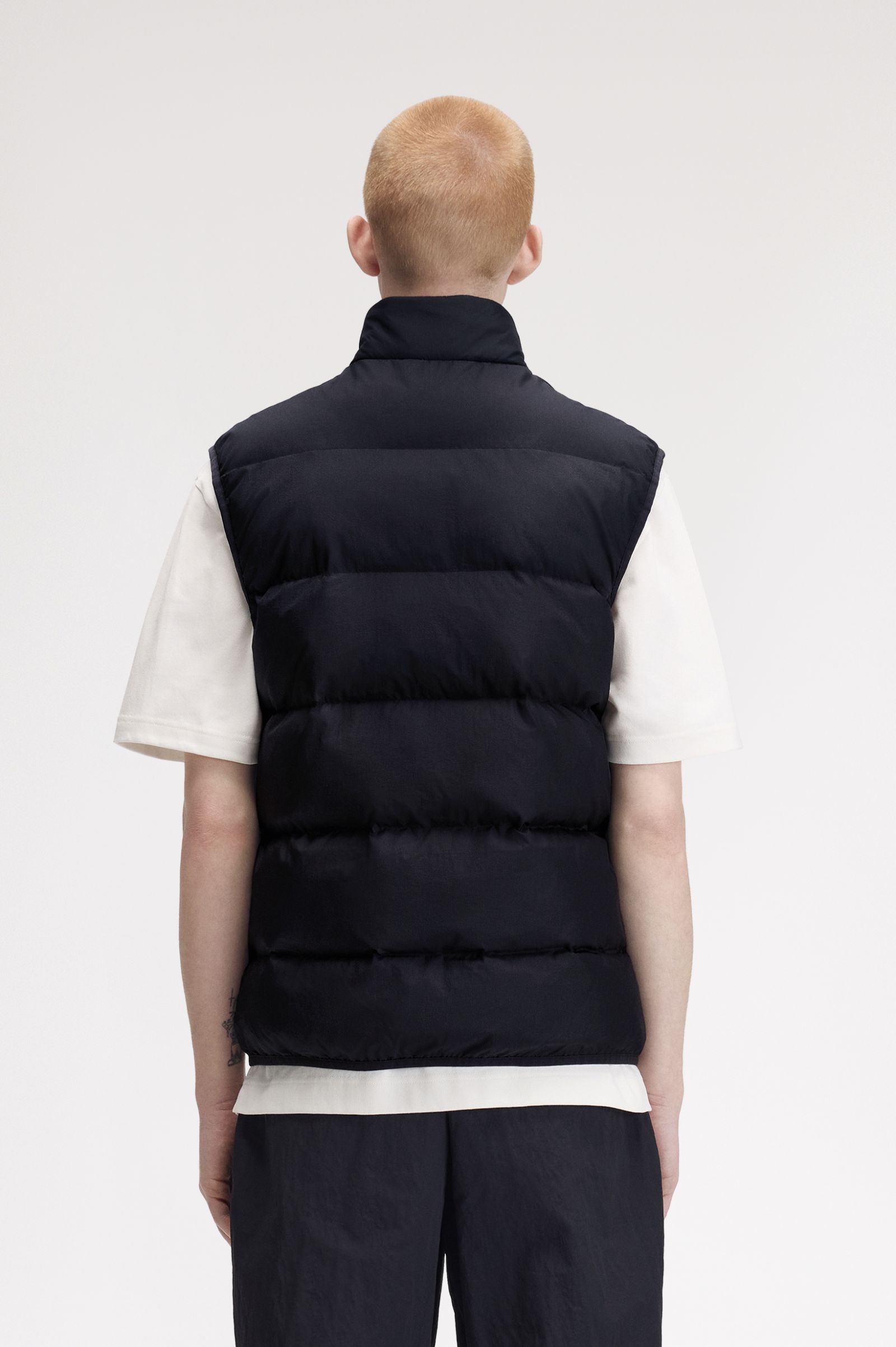 FRED PERRY / Insulated Gilet Mサイズ　極美品 Insulated Gilet - Black | Mens Coats & Jackets | Bomber Jackets