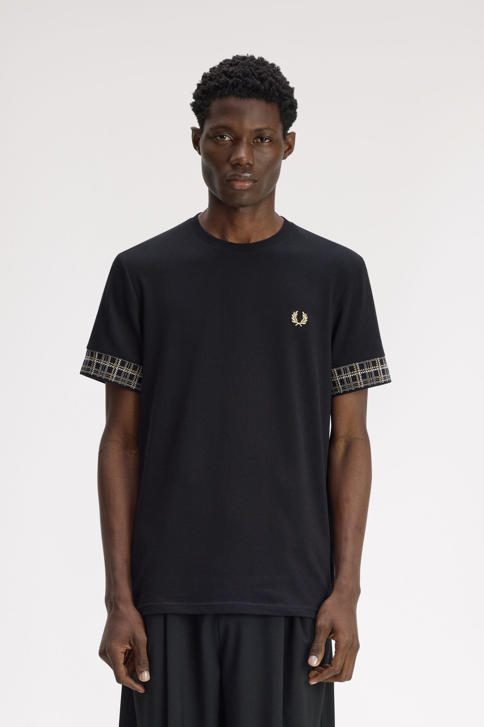 【週末限定値下げ‼️】FRED PERRY Short Sleeve Shirt Jacquard Cuff T-Shirt - Black | Men's T-Shirts | Designer T-Shirts