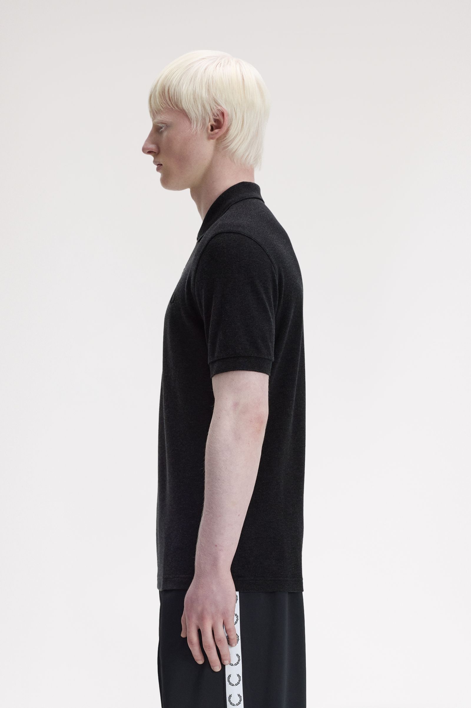 M6000-11B - Charcoal Marl / Black | The Fred Perry Shirt | Men's