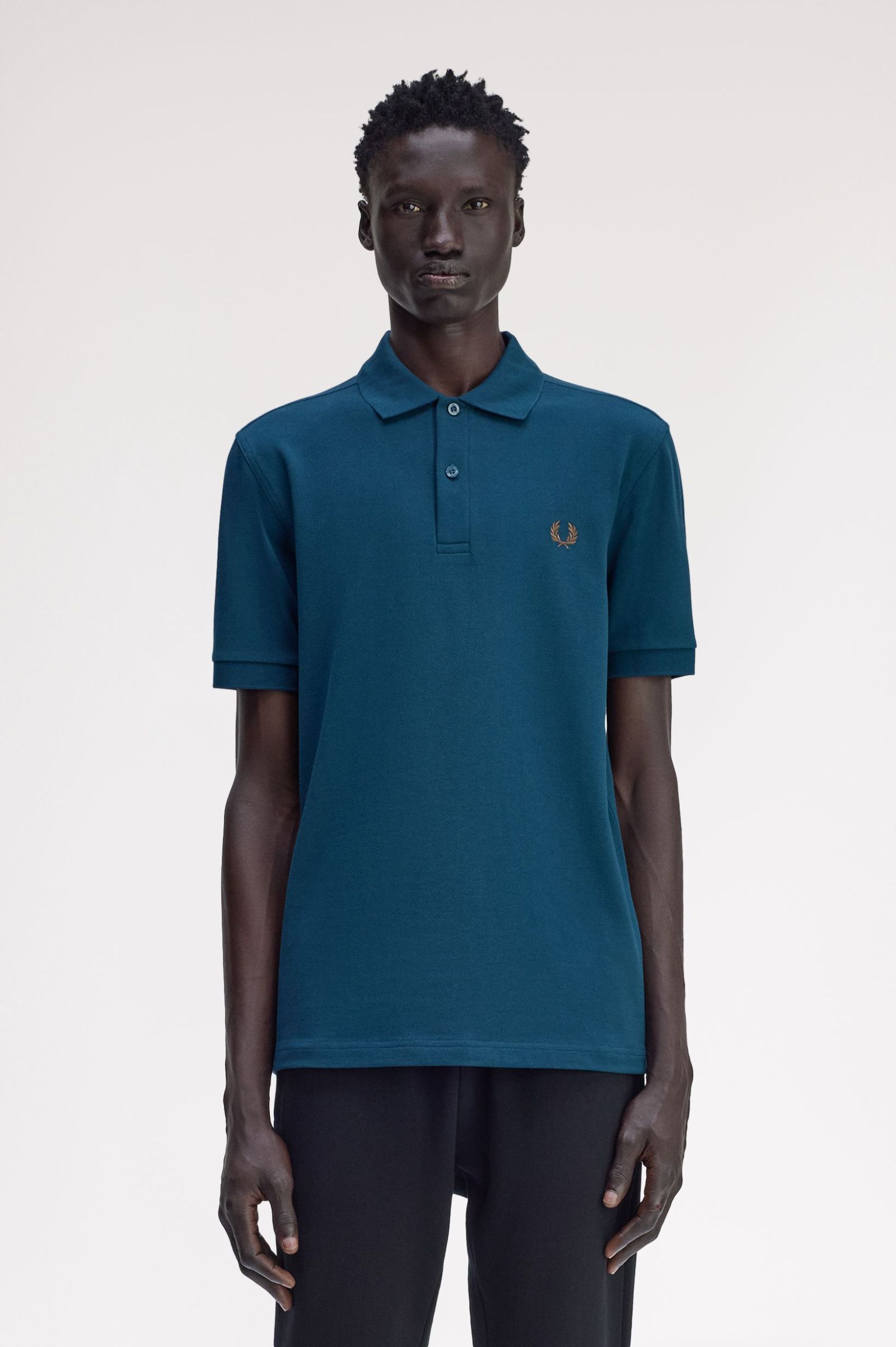 M6000 Dark Petrol Shaded Stone The Fred Perry Shirt Men s Short 