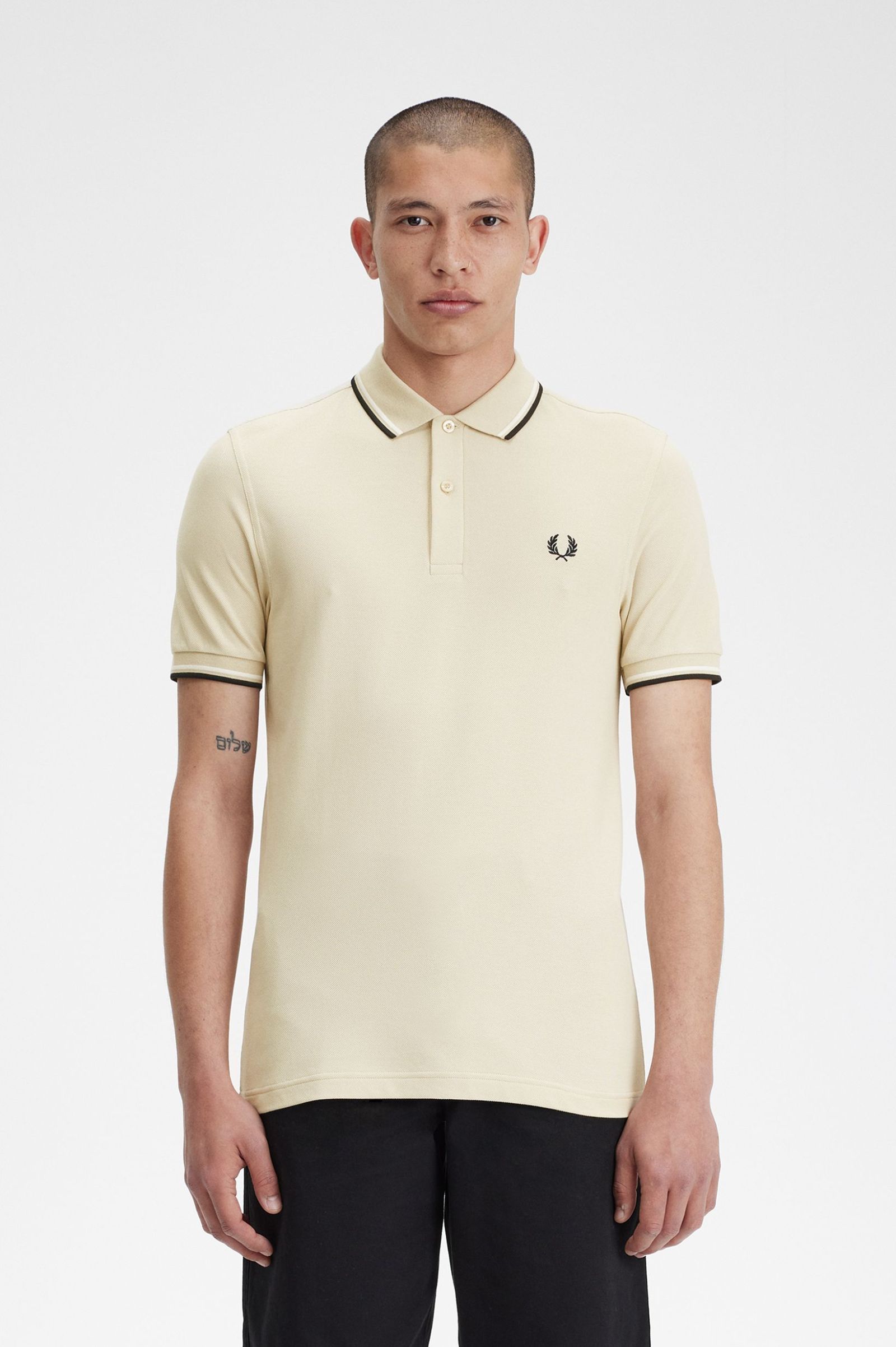 M3600 - Hellbeige / Ecru / Schwarz | The Fred Perry Shirt | Men
