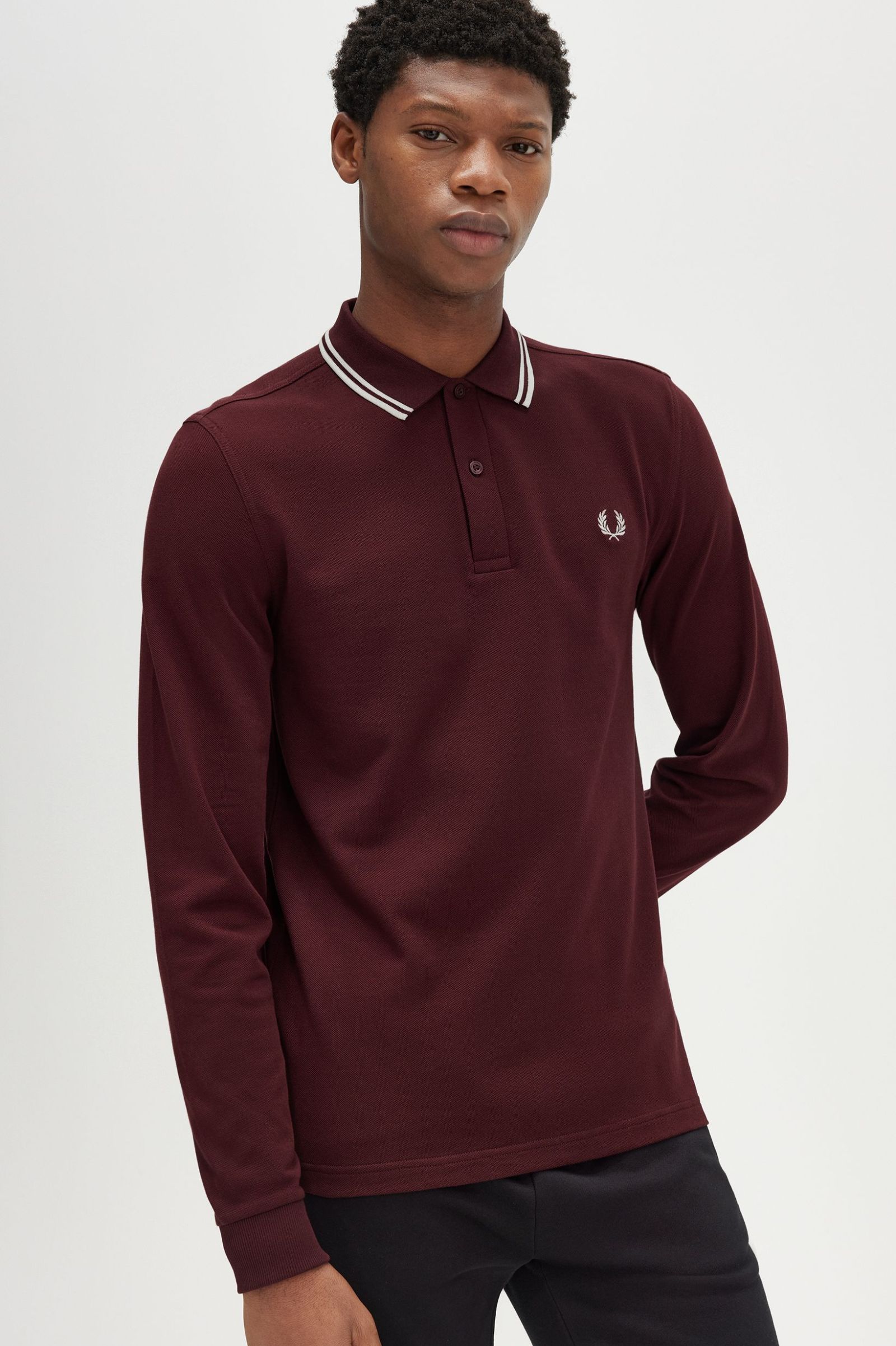 M3636 - Ochsenblut / Schwarz / Schwarz | The Fred Perry Shirt 